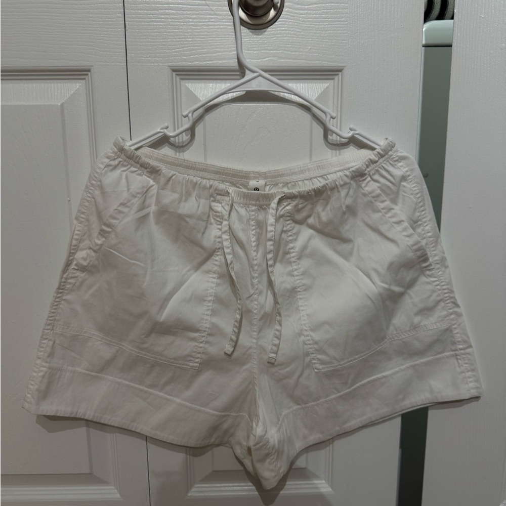 lululemon athletica Women's Cream Cargo Shorts